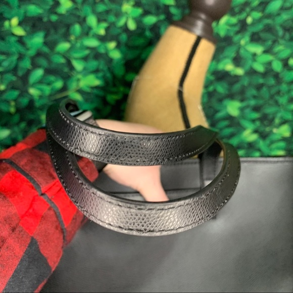 Authentic Michael Kors Tote - Picture 2 of 7